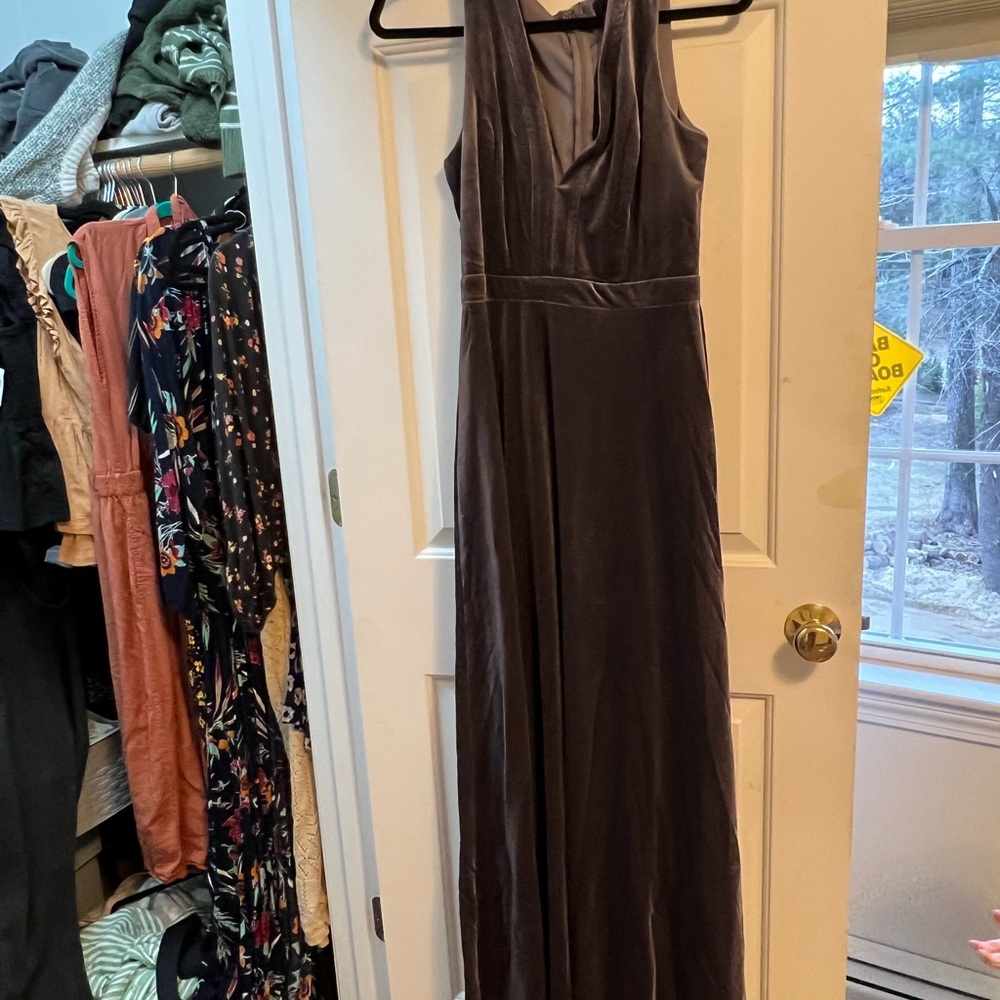 Elegant Sleeveless Gray Dress